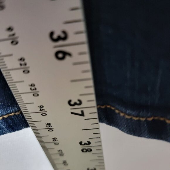 Lane Bryant Womens Jeans Size18 Mid Rise Tapered Leg Whiskered Blue Denim - Picture 4 of 12